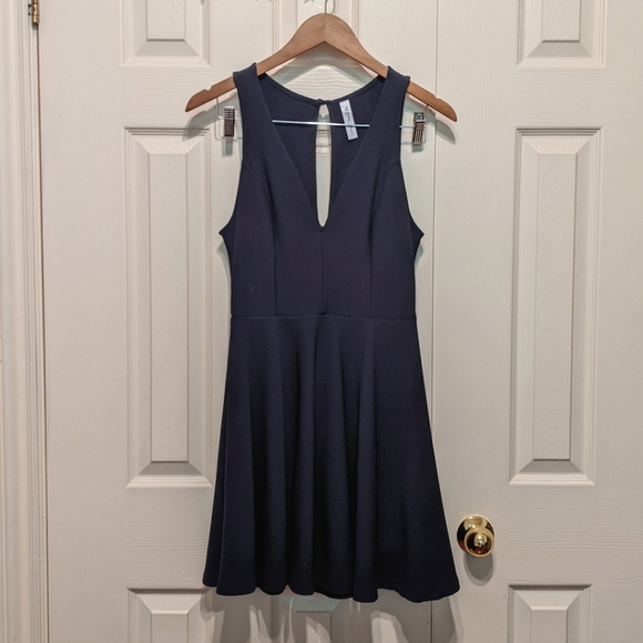 EUC Aritzia navy v-neck skater dress - Picture 1 of 8